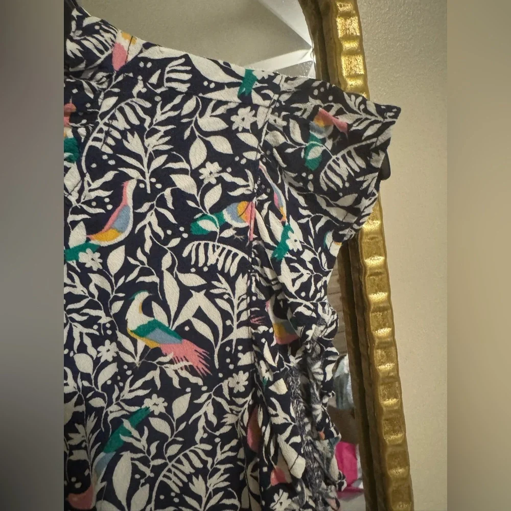 LOFT Navy and White Leaf Pattern Blouse size L - Picture 2 of 5